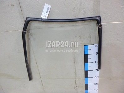 823300034R Уплотнитель стекла двери Renault Duster 2012