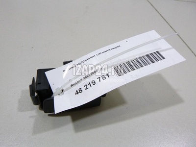 252100622R Кнопка аварийной сигнализации Renault Duster 2012