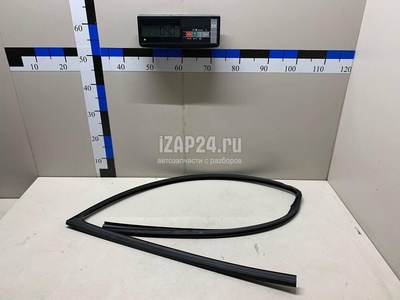 803313KA0C Уплотнитель стекла двери Nissan Pathfinder (R52) 2014