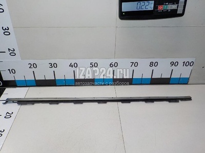 9678420680 Накладка стекла заднего левого Citroen-Peugeot 2008 (2013 - 2019)