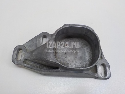 8E0199335N Кронштейн опоры двигателя VAG Exeo (2009 - 2013)