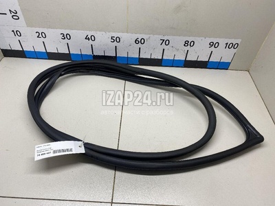 82110D7000 Уплотнитель двери Hyundai-Kia Tucson 2015