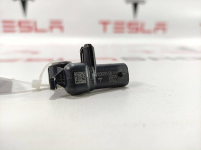 103676100A Датчик удара Tesla Model 3 2019 1036761-00-A