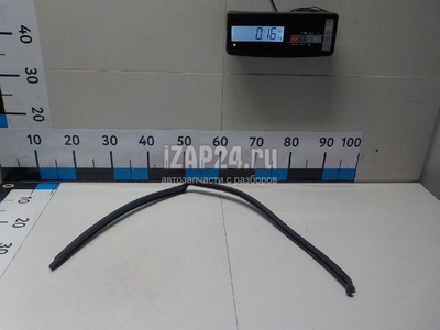 828368103R Уплотнитель двери Renault Captur (2013 - 2019)