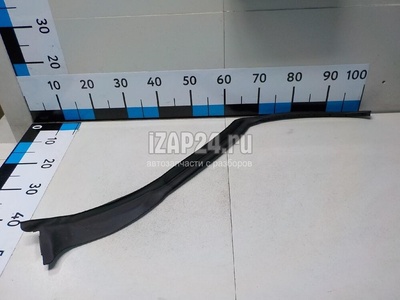 LR108975 Уплотнитель двери Land Rover Range Rover Velar 2017