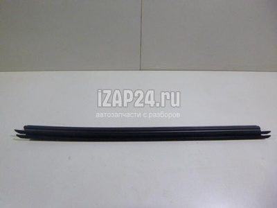 823307765R Уплотнитель (внутри) Renault Arkana 2019
