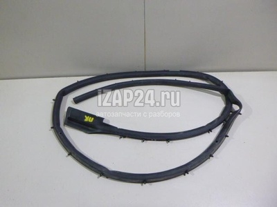 808303641R Уплотнитель двери Renault Arkana 2019
