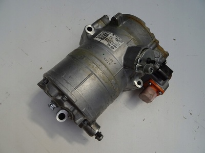 4M0816797A компрессор кондиционера audi q7 4m e - tro