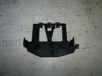 7L0927131C кронштейн (сопут. товар) VW Touareg 2002-2010 2005