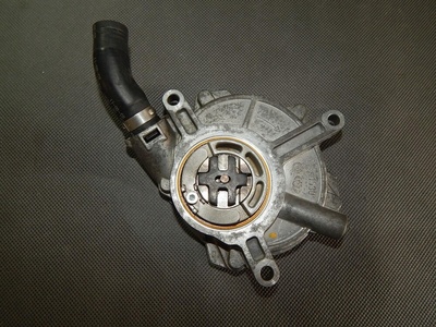 07L145100D audi s8 a8 d4 4.0 tfsi насос podciśn .