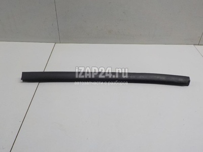 04717879AB Уплотнитель двери Chrysler Voyager/Caravan (RG/RS) (2000 - 2008)