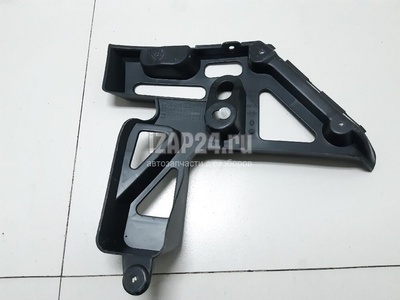 8200146041 Направляющая заднего бампера левая Renault Megane II (2003 - 2009)