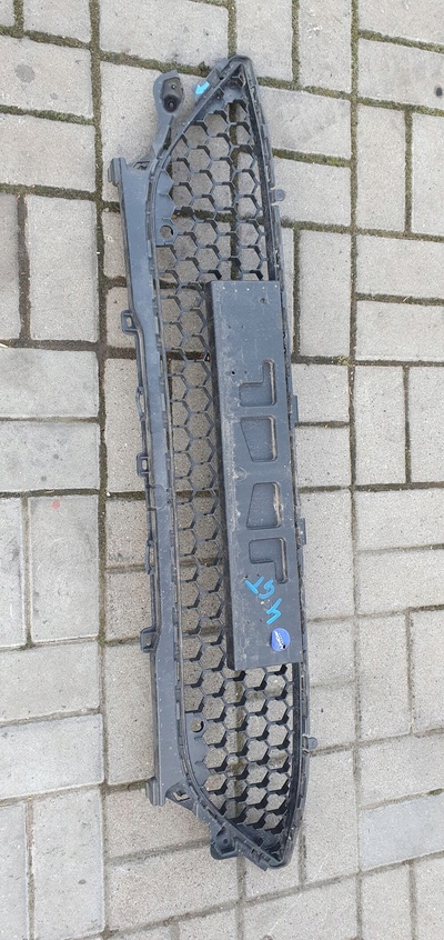 622545568R renault megane iv gt решётка бампера центральная