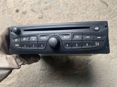 281152957R радио trafic vivaro primastar рестайлинг код