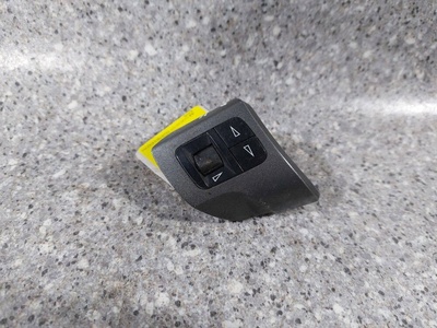 305260285057 кнопка (выключатель) L , КНОПКА В РУЛЬ. Opel Astra H 2006 ,13126750