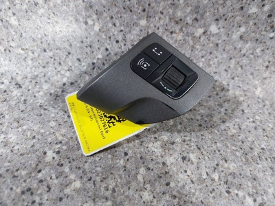 305260285057 Кнопка (выключатель) R , КНОПКА В РУЛЬ. Opel Astra H 2006 ,13126750