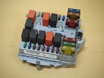 46796538 блок предохранителей fiat stilo 1.9 jtd