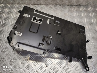 4E0035223 audi a8 d3 крепление усилителя тюнера 4e0035547b