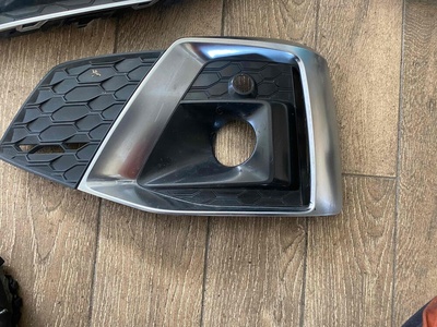 8w6807681t Заглушка (решетка) в бампер Audi A5 2019