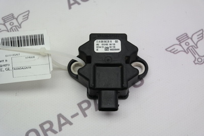 A0065422618 Датчик ускорения ESP (стоит в пространстве для ног переднего пассажира) Mercedes ML/GLE C292 2014