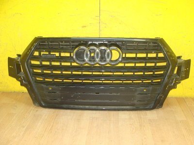 4M0853651JFUQ Решетка радиатора Audi Q7 II (2015) 2015 4M0853651J FUQ