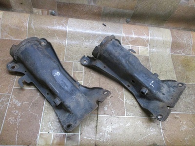 8D0512342 крепление амортизатора tyl audi a4 b5 quattro 4x4
