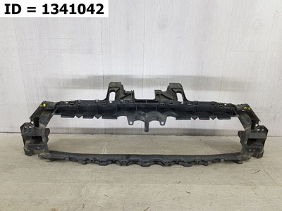 8U0853692C Каркас решетки радиатора Audi Q3 I Рест. (2014-2018)