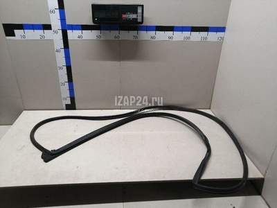 6787202230 Уплотнитель двери Toyota Corolla E18 2013