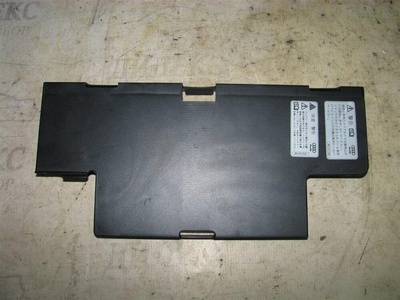 4F0915429N крышка аккумулятора Audi A6 (C6 4F) 2004-2011 2008