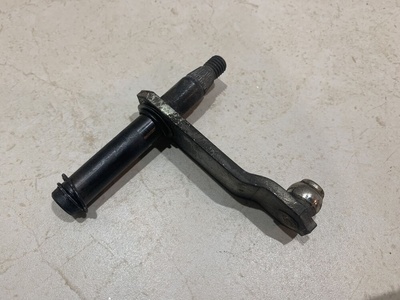 7L0955601B Шток левого поводка Volkswagen Touareg I рестайлинг (2006—2010) 2009 , 7L0955601C
