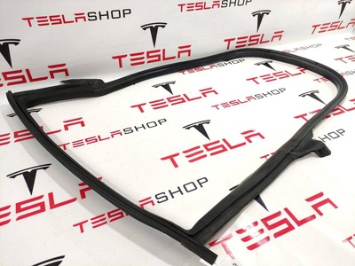 109051100K Уплотнитель Tesla Model 3 2019 1090511-00-K