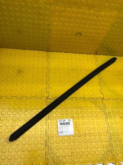 828207101R Уплотнитель опускного стекла Renault Duster HJD 2021