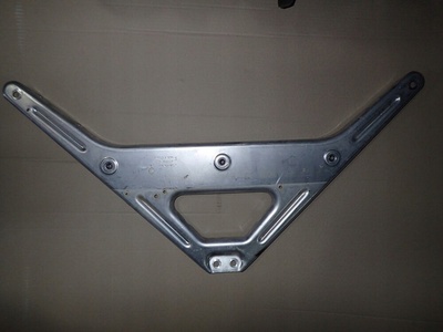 4M0806303B dw touareg 3 крепление 4m0806303a