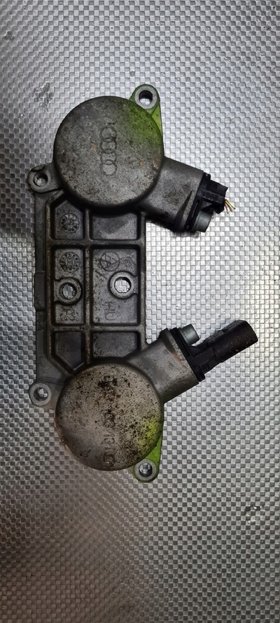 06C103131D audi a4 b6 3.0 asn v6 датчик положения вал