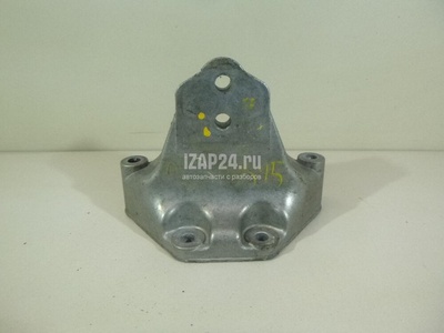 7L0399649E Кронштейн опоры КПП VAG Cayenne (2010 - 2017)