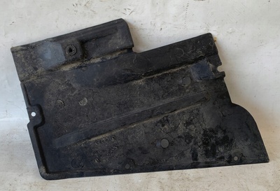 4F0825215C крышка шасси audi a6 c6
