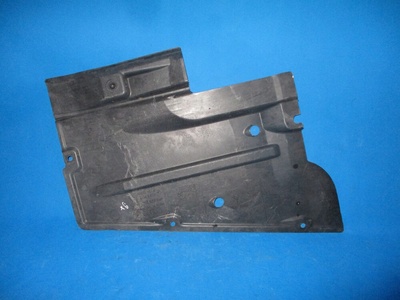 4F0825215C крышка шасси audi a6 c6 левая