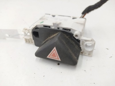 2M5T13A350AA Кнопка аварийной сигнализации Ford Focus I (1998-2005) 2002
