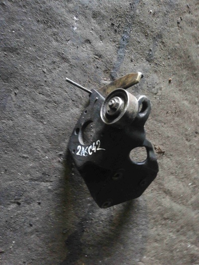 046130147d Кронштейн ТНВД Audi A6 C4(1994-1997) 1997