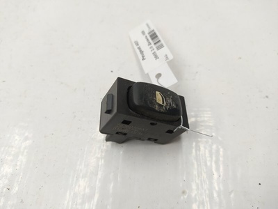 96360166XT Кнопка управления стеклоподъемниками Peugeot 407 2005