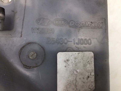 254301J000 Бачок расширительный Hyundai i20 2009