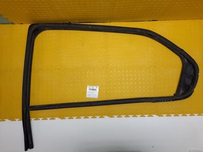 823314662R Уплотнитель опускного стекла Renault logan stepway 2019 , 823310912R