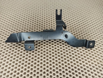 55354422 кронштейн Opel Astra L48 2010