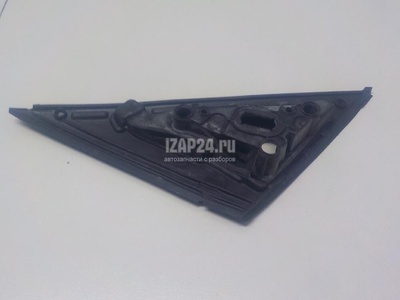 LR046772 Уплотнитель (внутри) Land Rover Range Rover IV 2013
