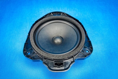 8V0035411D динамик średniotonowy audi a3 8v кабриолет