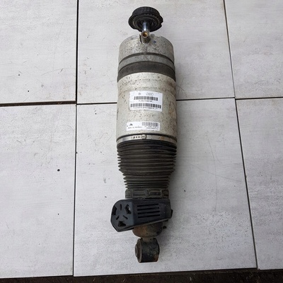 7L8616020C audi q7 амортизатор tyl правая