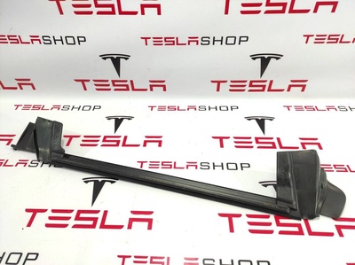 109050300F Уплотнитель Tesla Model 3 2018 1090503-00-F