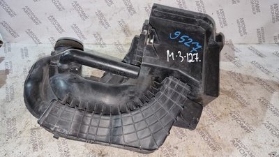 LF5013201B Резонатор воздушного фильтра Mazda 3 I (BK) Рестайлинг (2006–2009) 2008 LF50-13-201B
