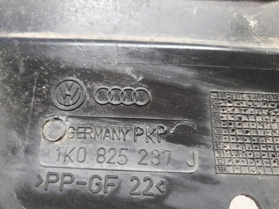 1K0825235AB Пыльник двигателя центральный Volkswagen Golf 6 2009-2013