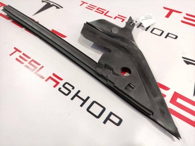 109050200G Уплотнитель Tesla Model 3 2018 1090502-00-G